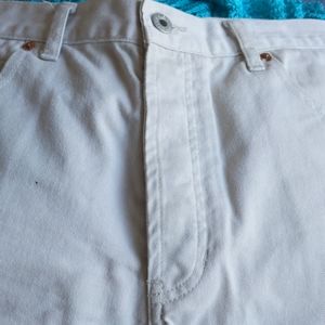 Khaki color gap shorts( free w/ 40.00 purchase